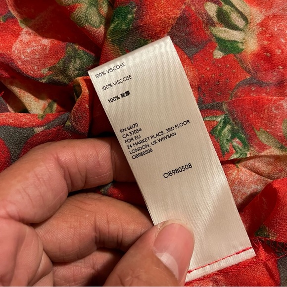 Anthropologie Ruffled Graphic Strawberry Print Tank Top Blouse Novelty Print - Picture 6 of 6